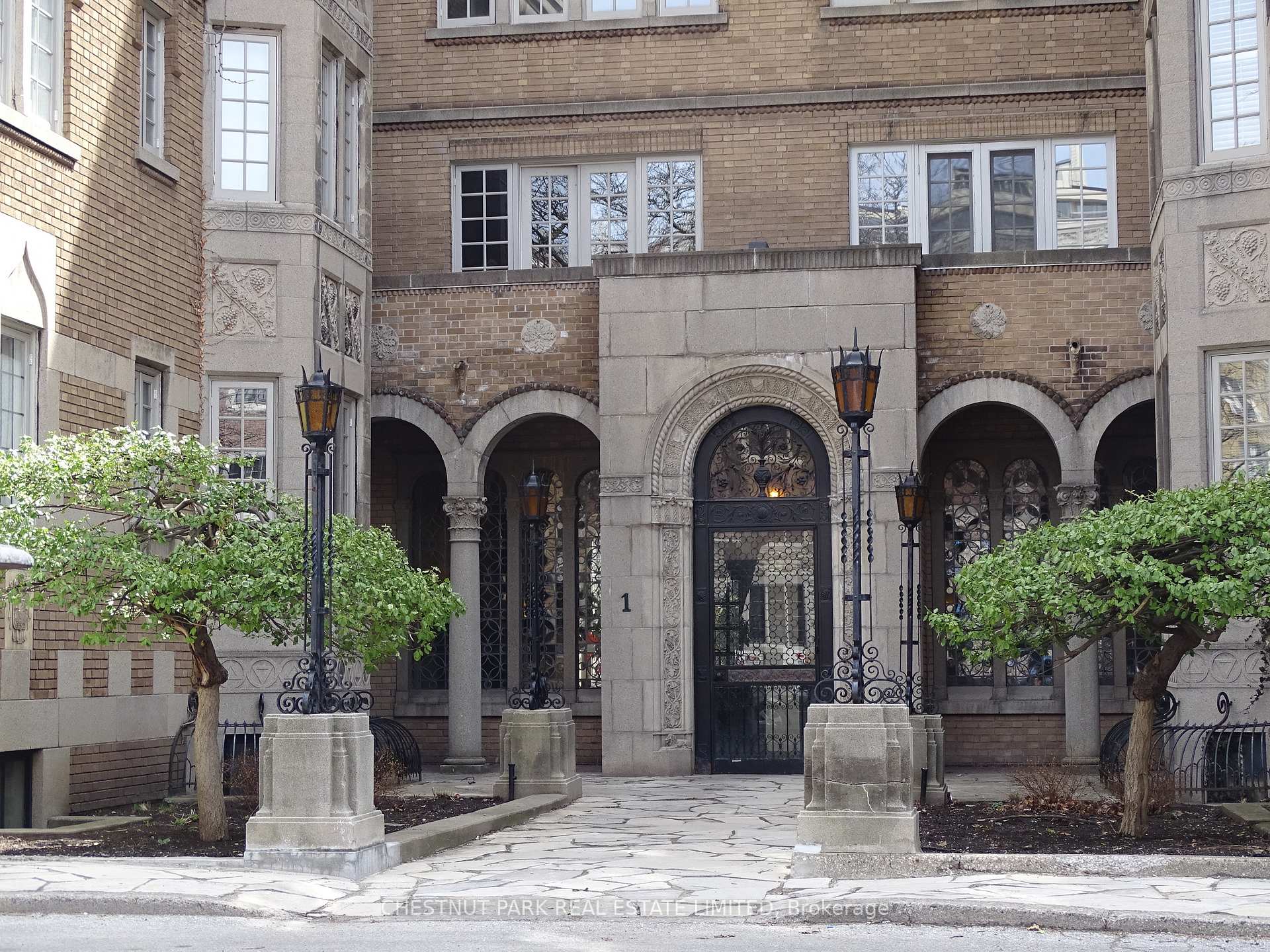 1 Clarendon Avenue 405, Toronto Unit: 405