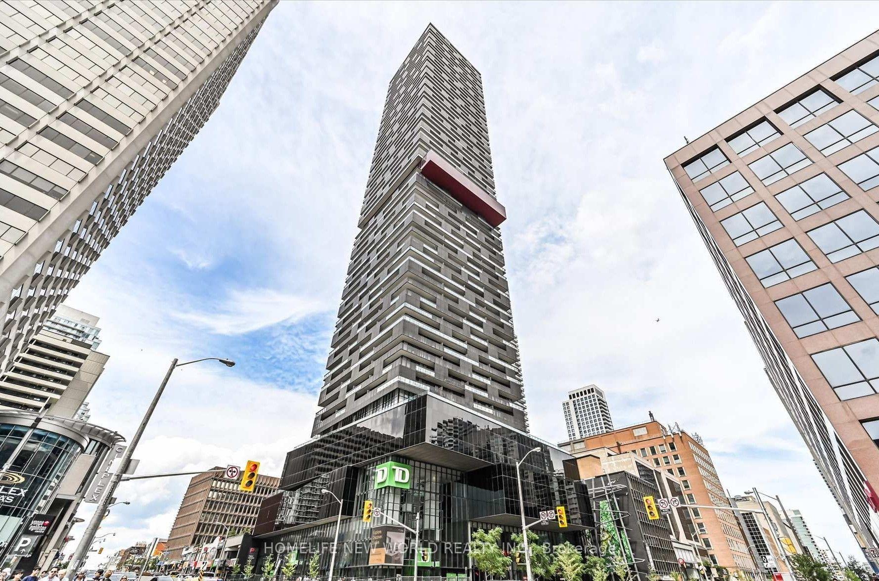 8 Eglinton Avenue E 506, Toronto Unit: 506