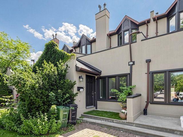 601 Roehampton Avenue, Toronto