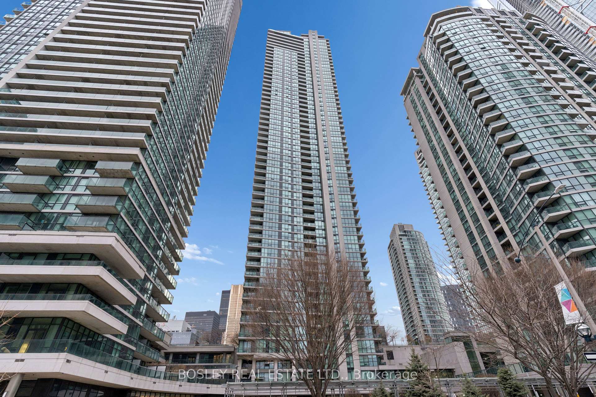 16 Harbour Street 4501, Toronto Unit: 4501