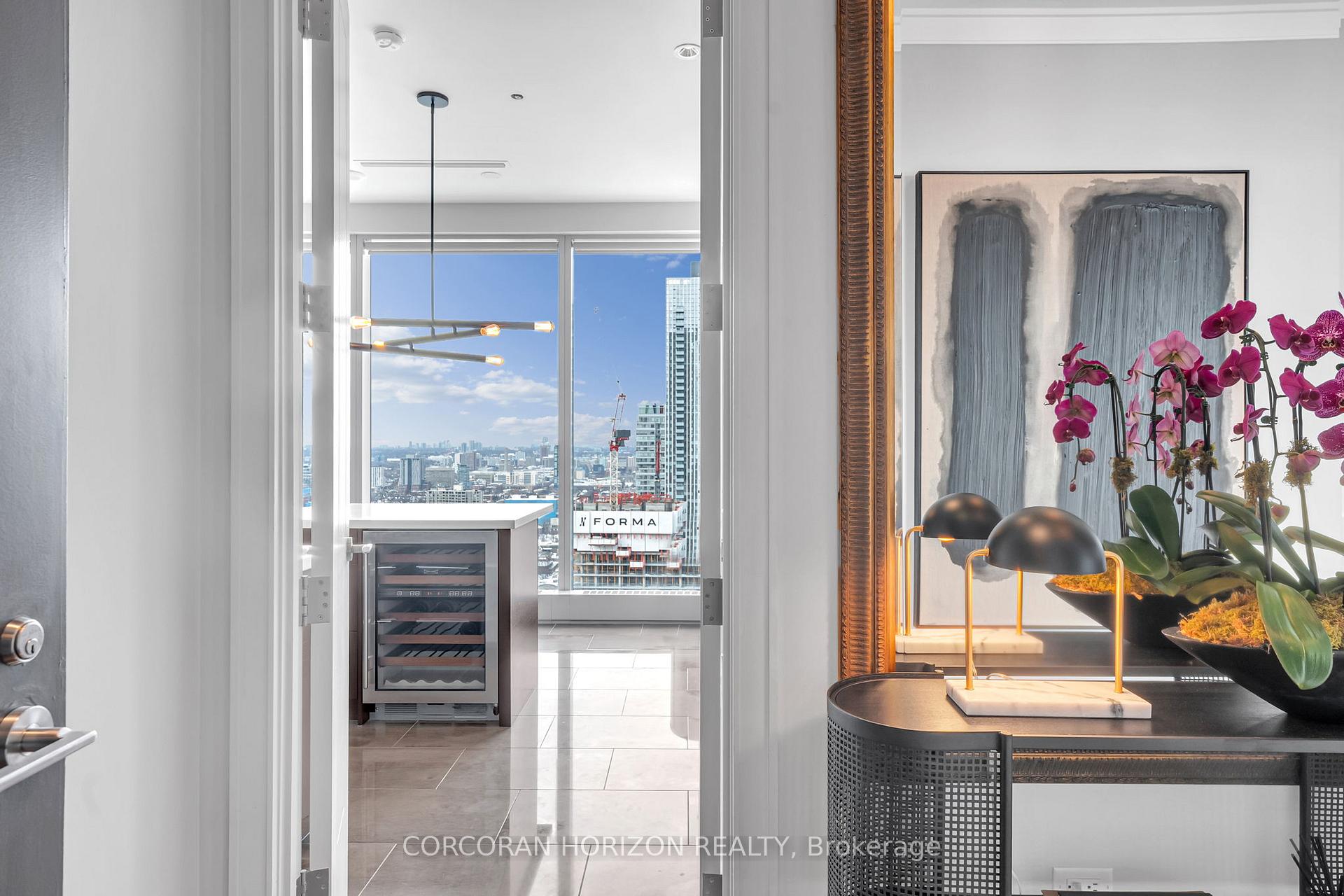 183 Wellington Street W 3303, Toronto Unit: 3303
