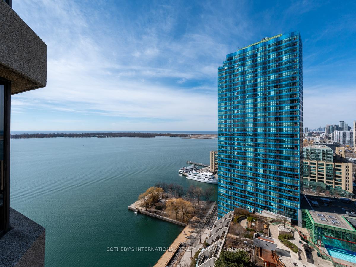 65 Harbour Square 2204, Toronto Unit: 2204