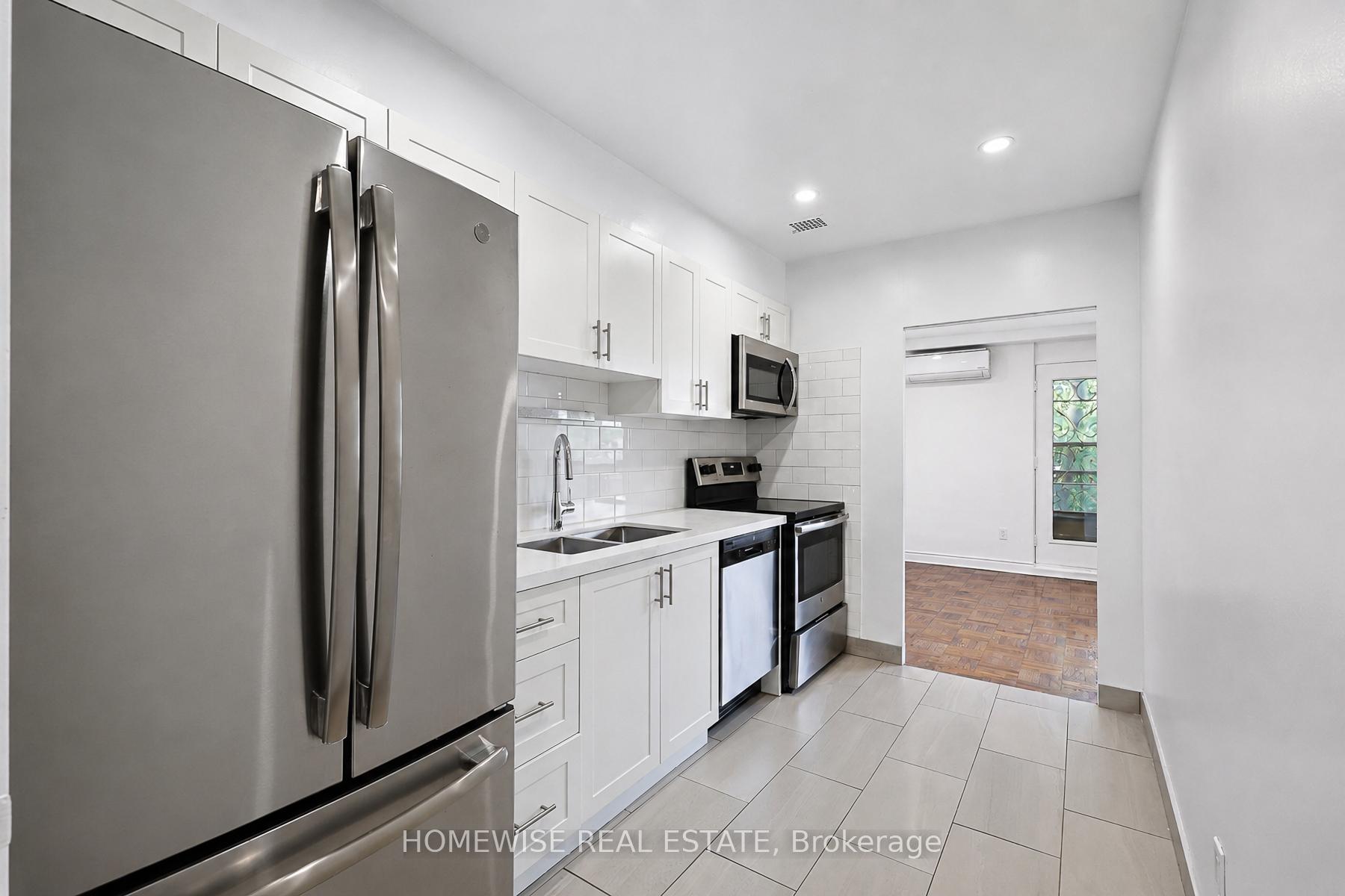 2500 Bathurst Street 401, Toronto Unit: 401