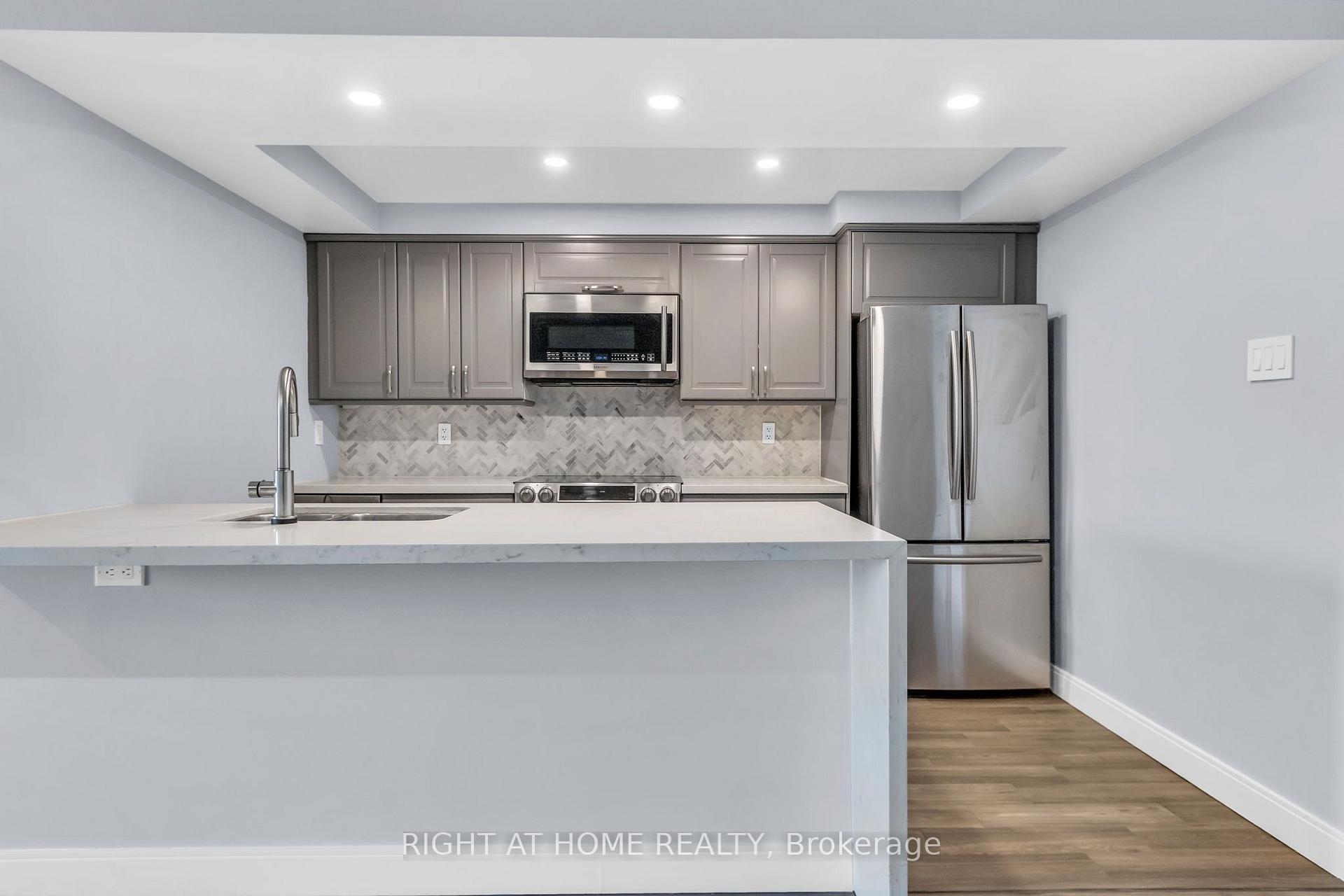 356 Mcrae Drive 406, Toronto Unit: 406