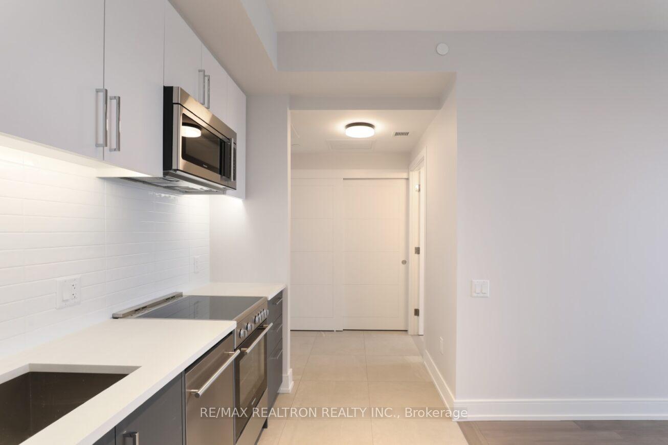 2525 Bathurst Street 410, Toronto Unit: 410
