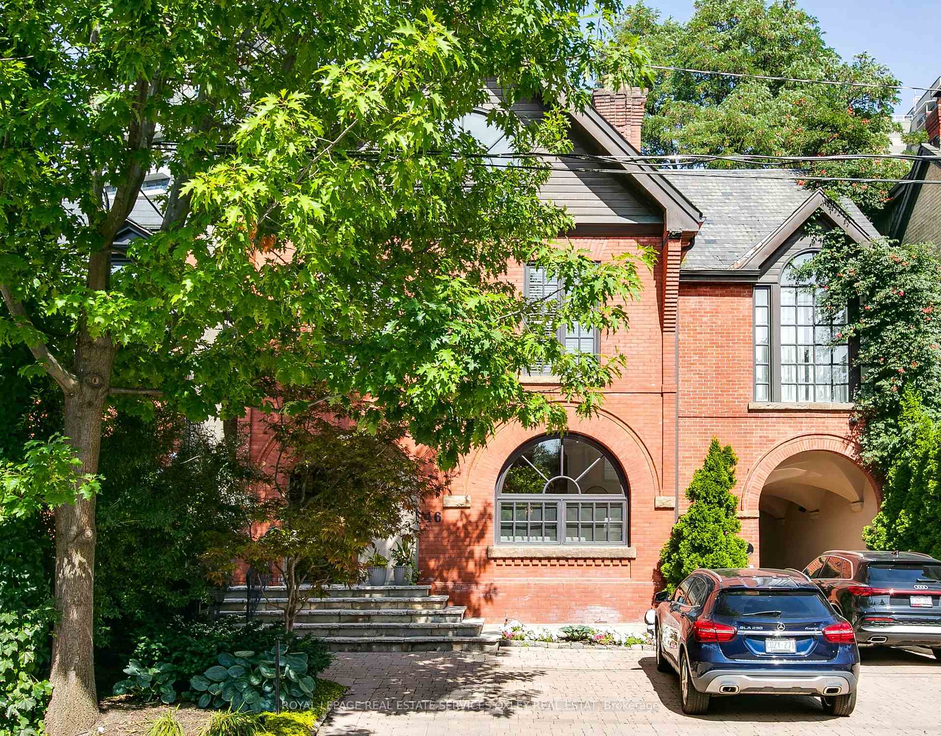 46 Bernard Avenue, Toronto
