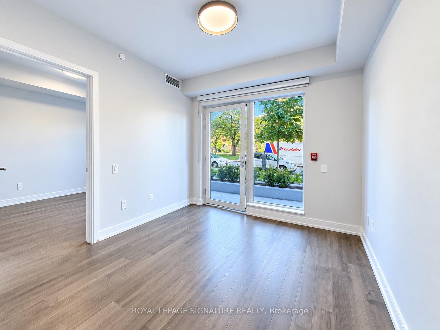2525 Bathurst Street 106, Toronto Unit: 106