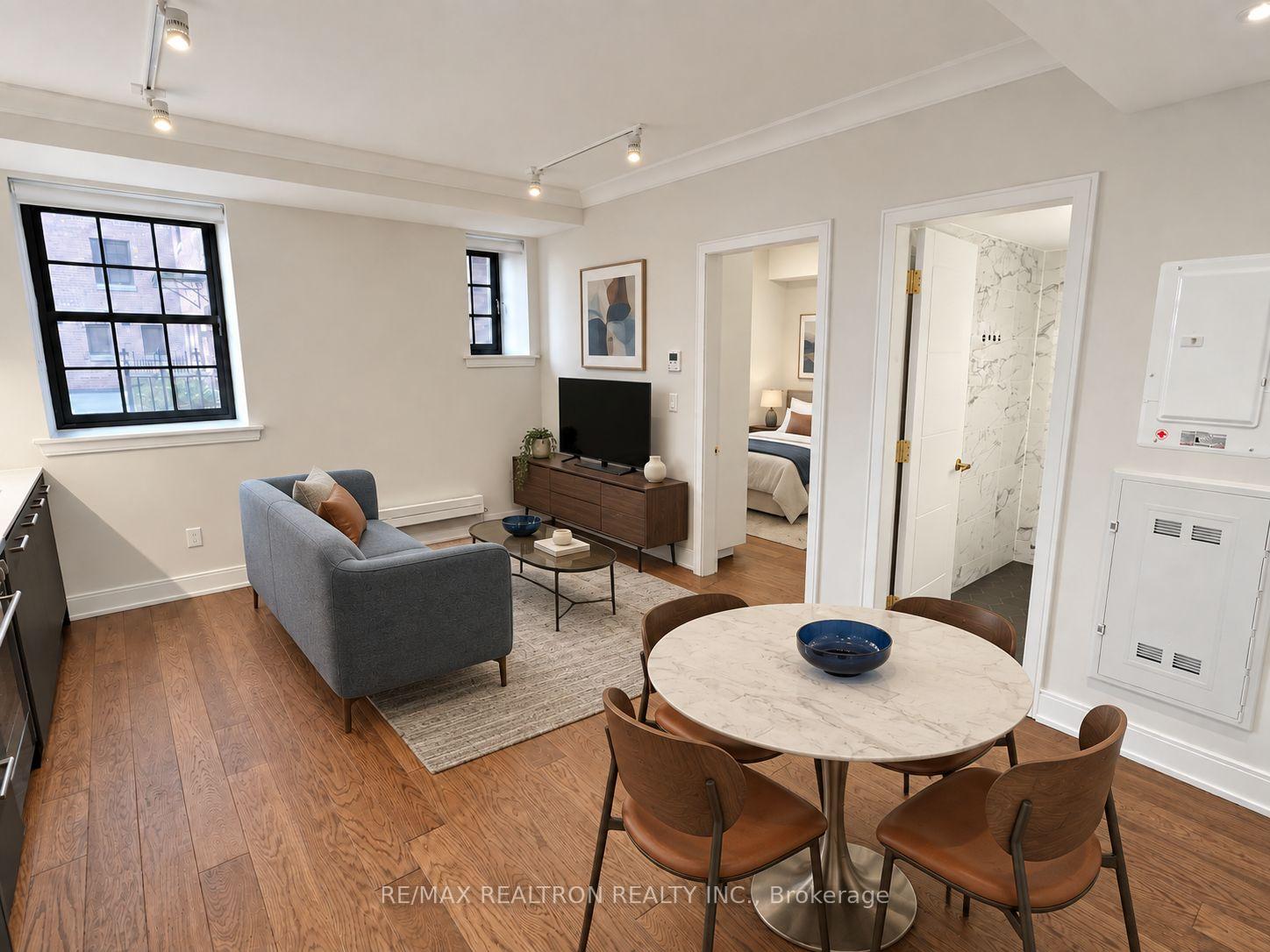 2 Clarendon Avenue 120, Toronto Unit: 120