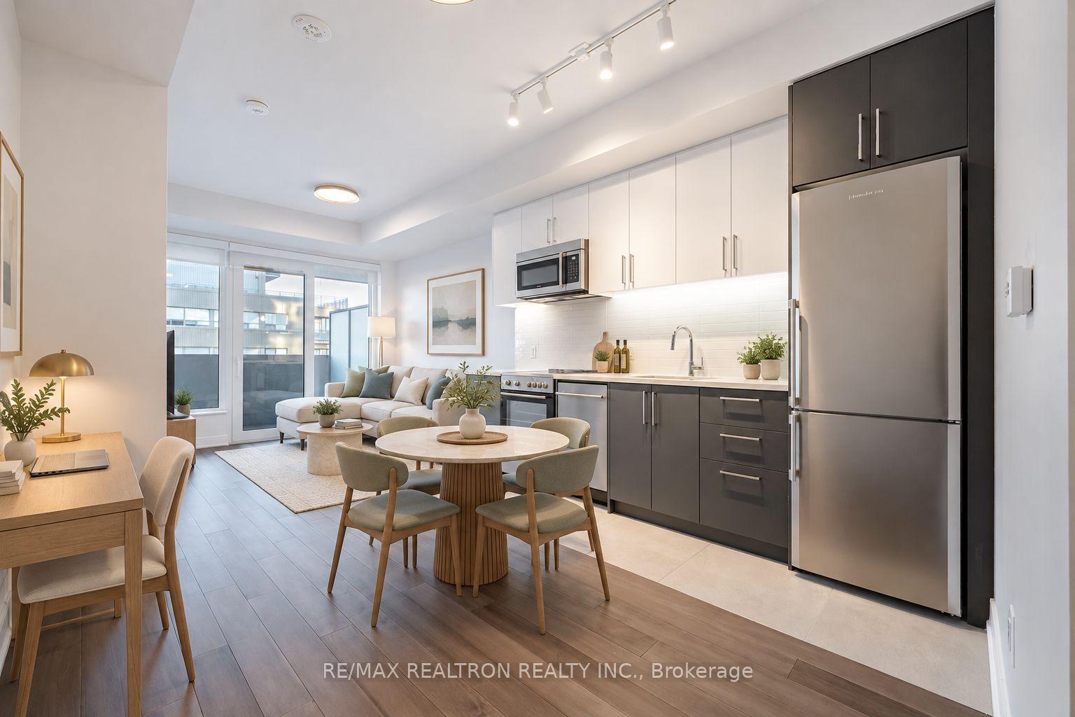2525 Bathurst Street 905, Toronto Unit: 905