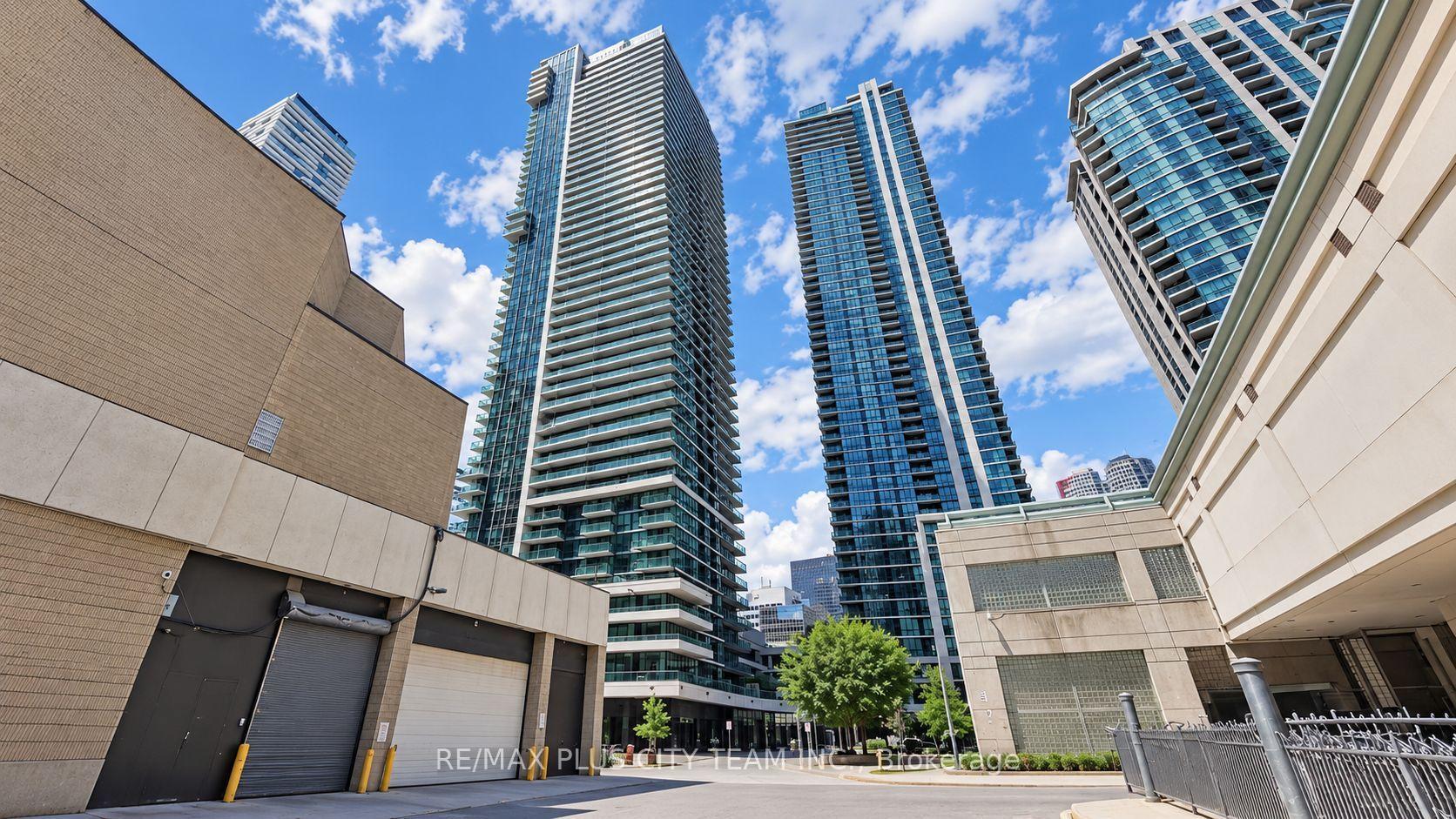33 Bay Street 1502, Toronto Unit: 1502