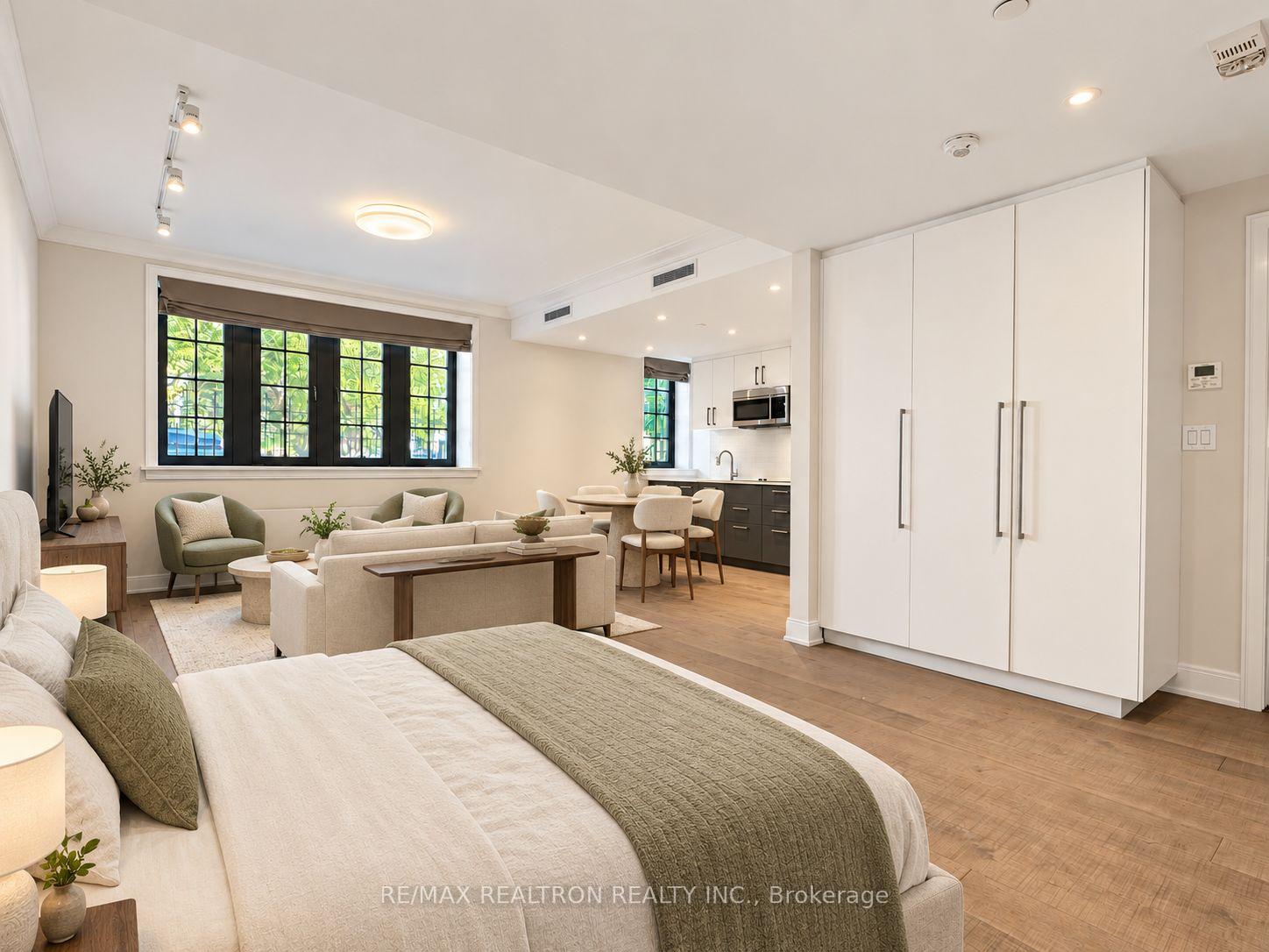 2 Clarendon Avenue 107, Toronto Unit: 107