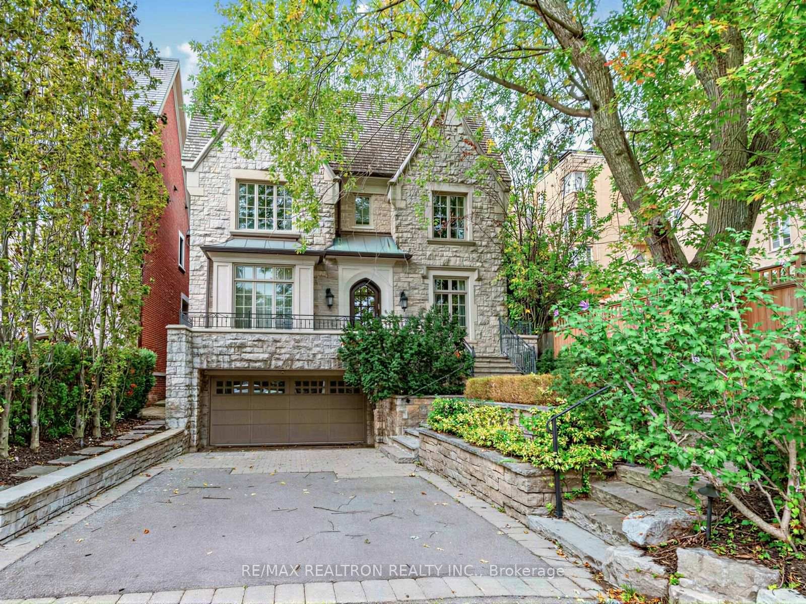 516 Vesta Drive, Toronto