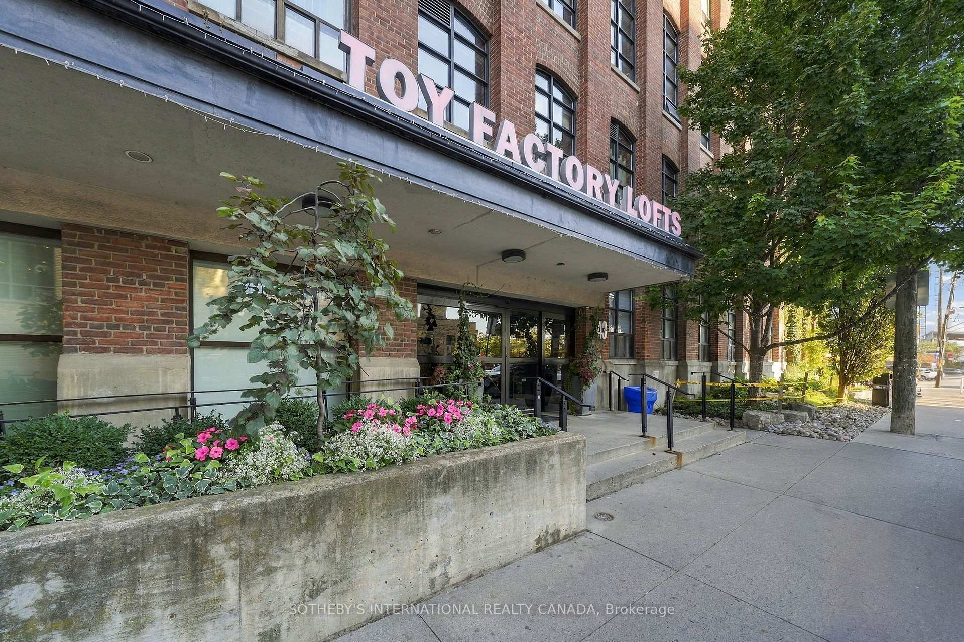 43 Hanna Avenue 103, Toronto Unit: 103