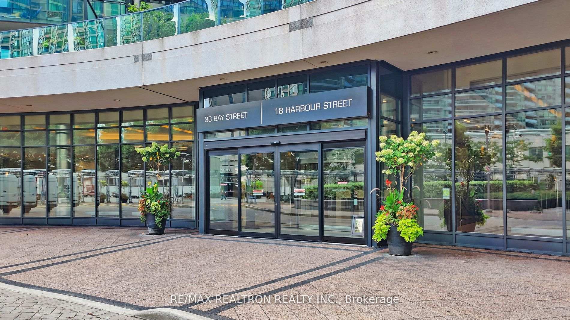 18 Harbour Street 2104, Toronto Unit: 2104