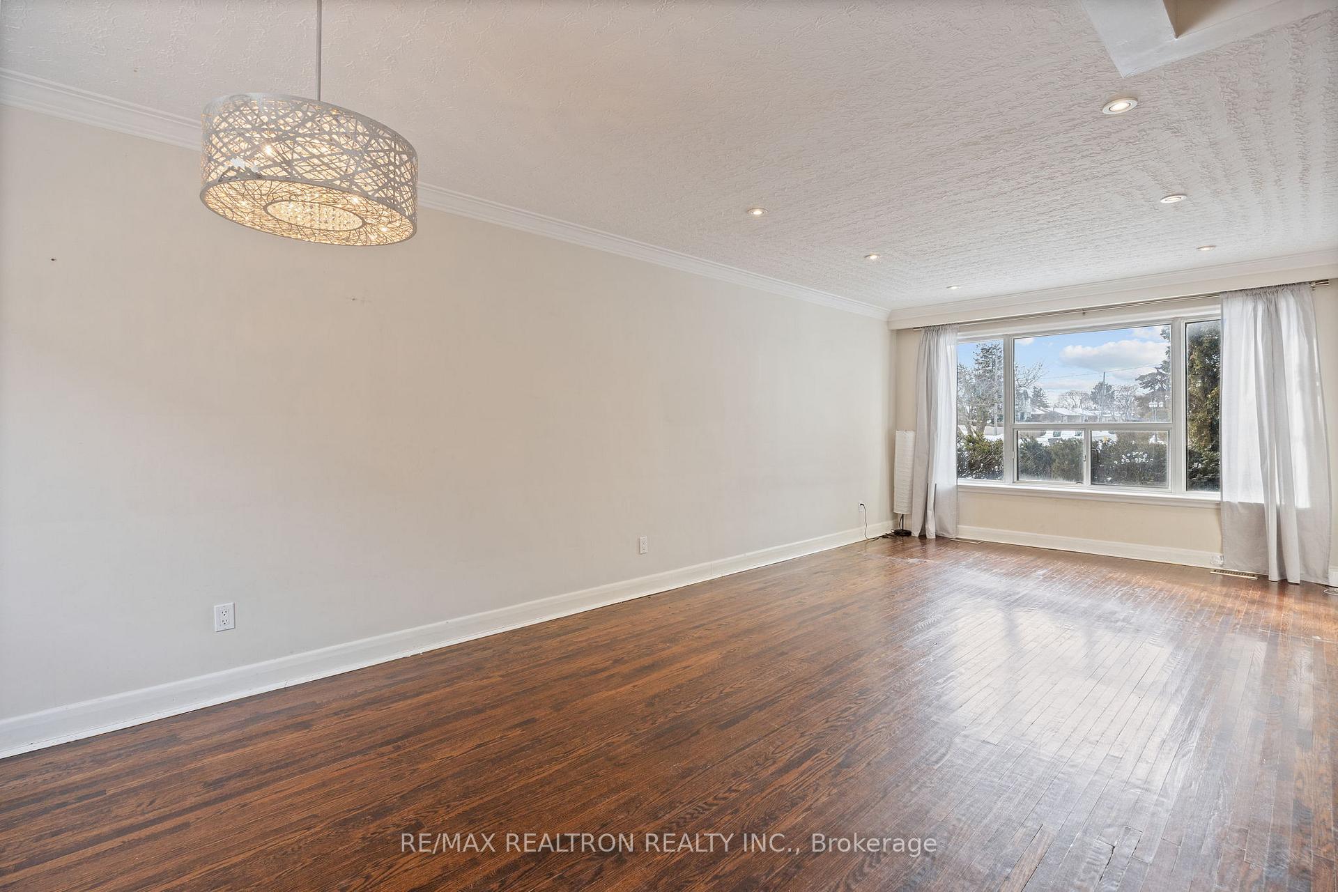 200 Acton Avenue Main Toronto Unit Main