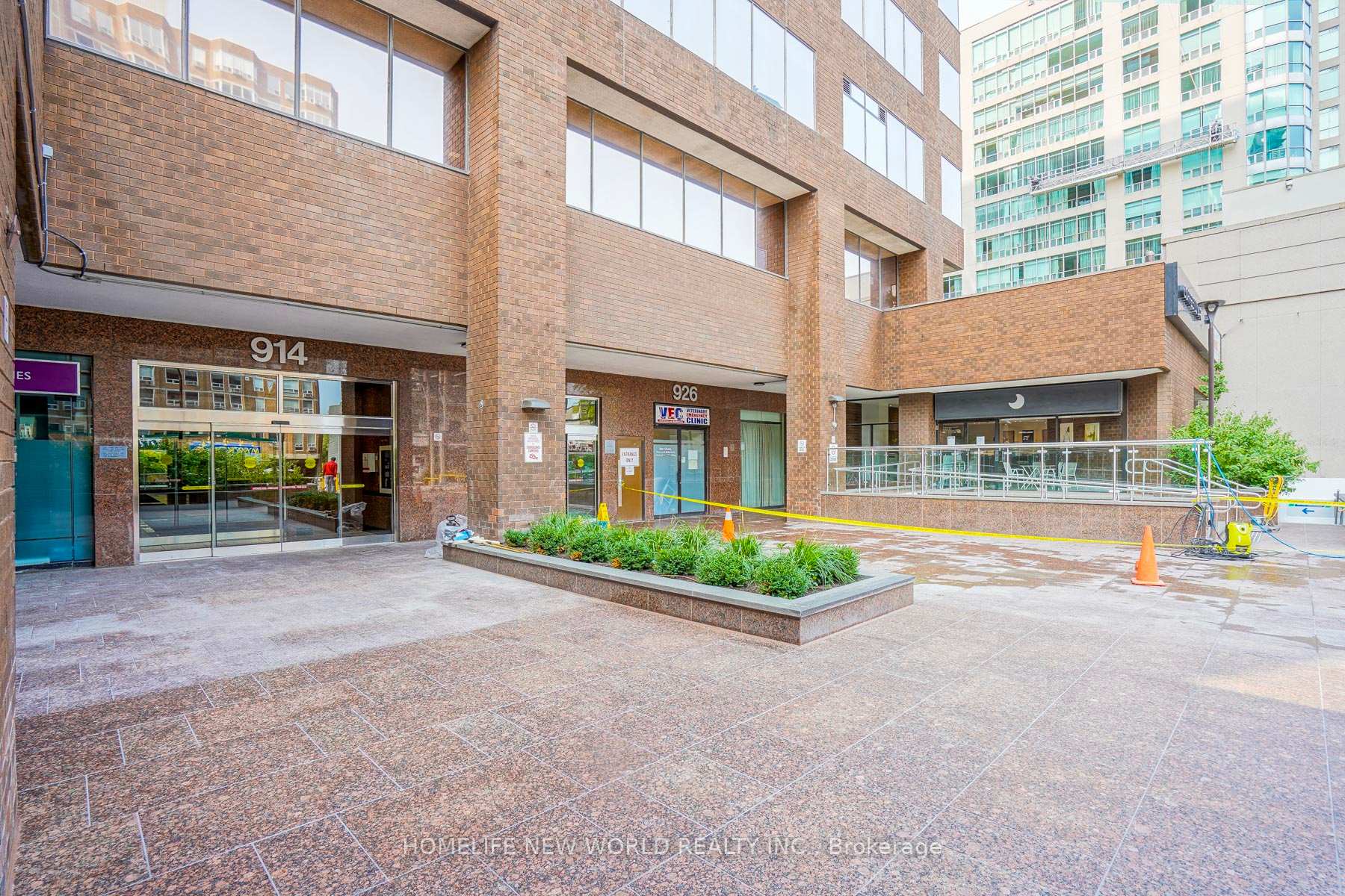 920 Yonge Street 700
