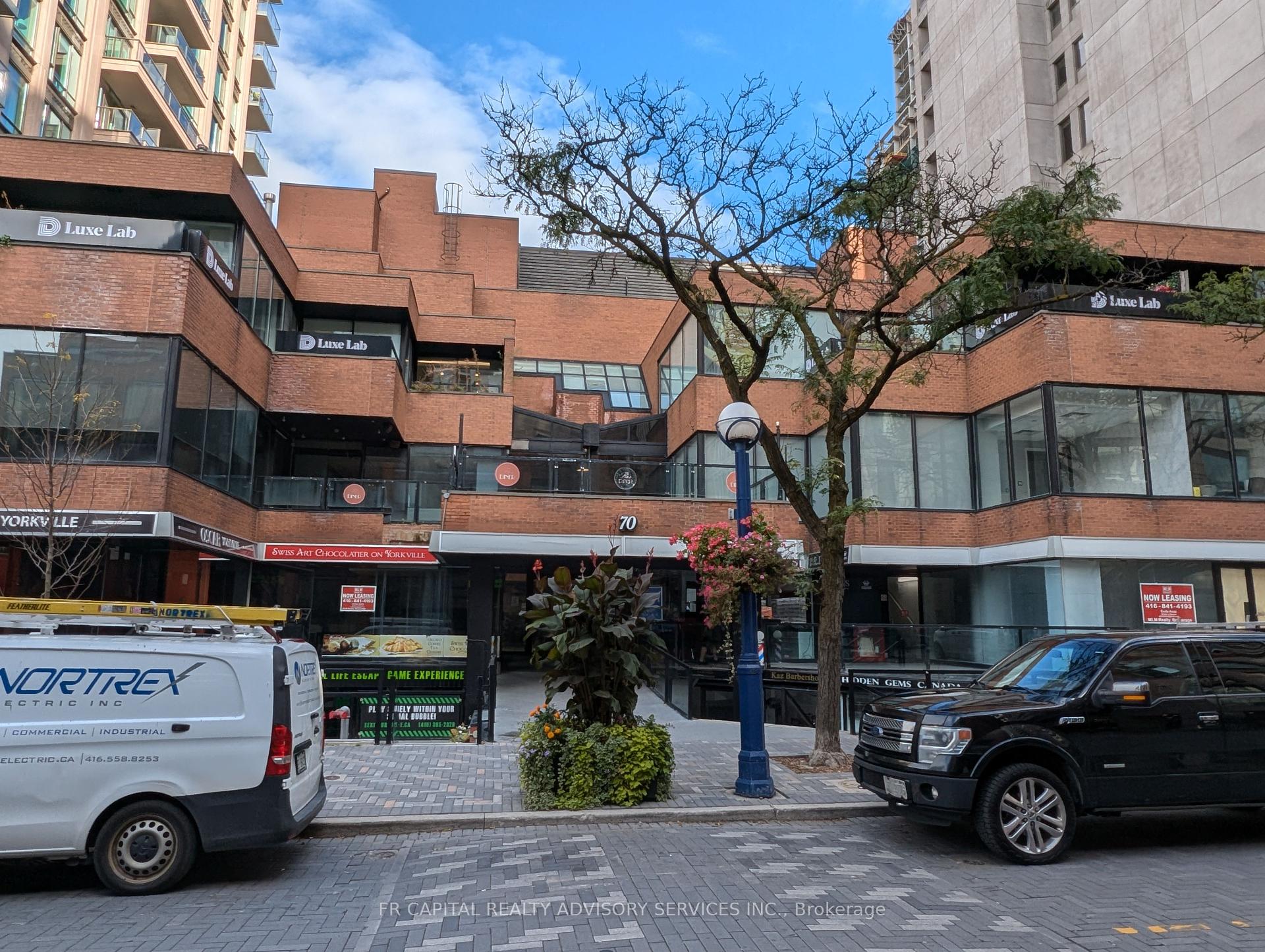 70 Yorkville Avenue 30