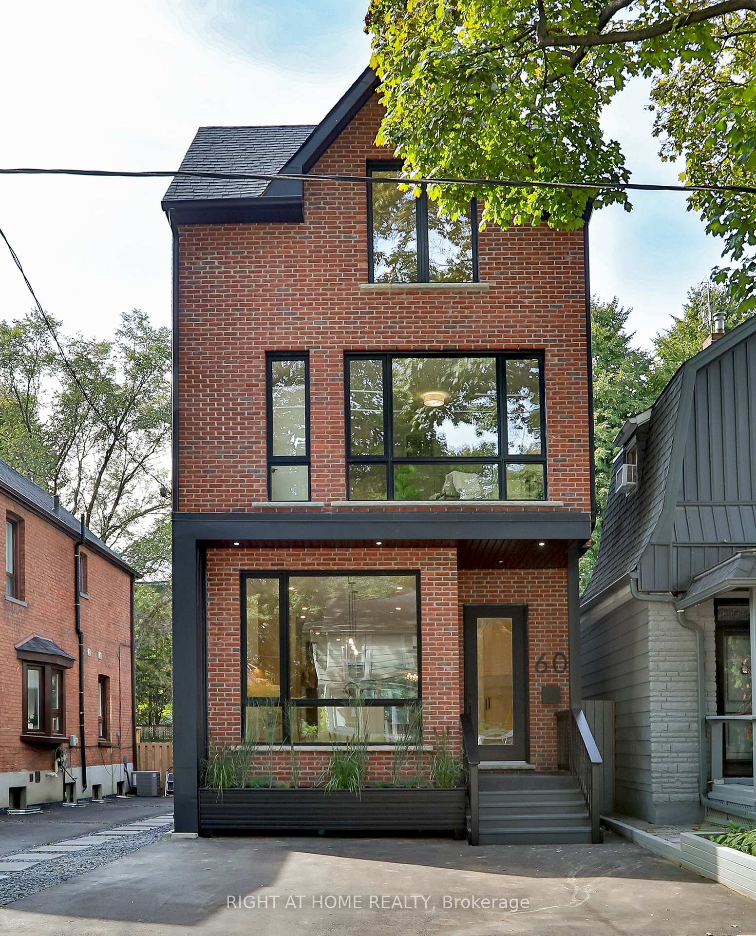 60 Winnifred Avenue
