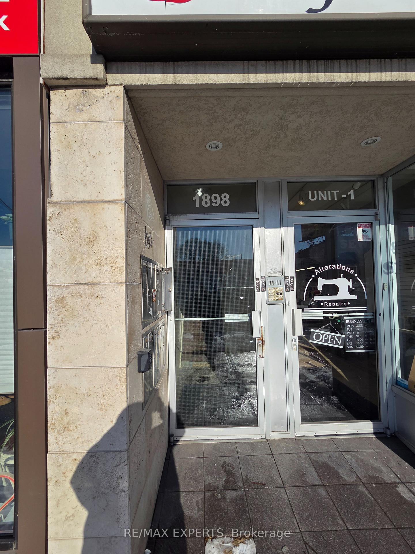 1989 Danforth Avenue 303