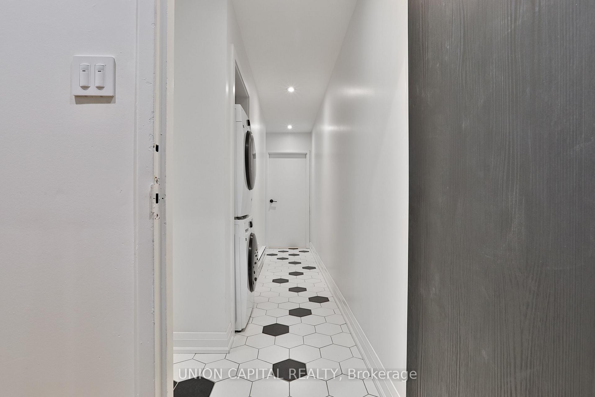 612 Gerrard Street E 1