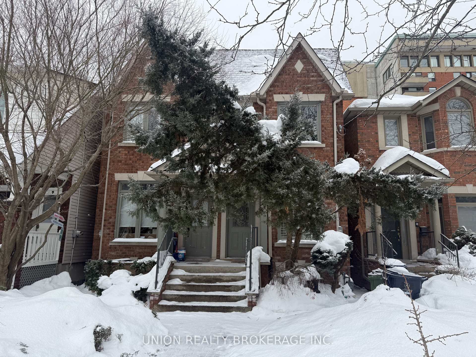 105A Gough Avenue Lower, Toronto Unit: Lower