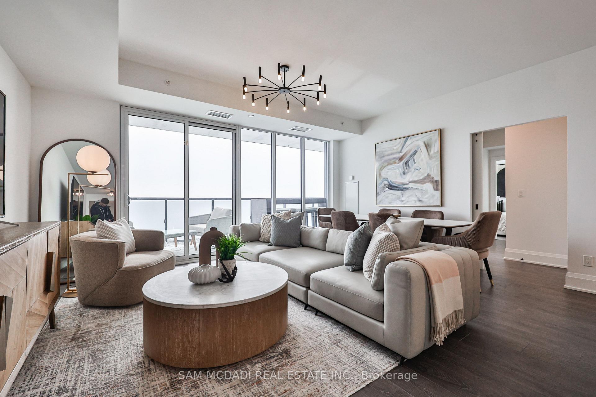 370 Martha Street 2204