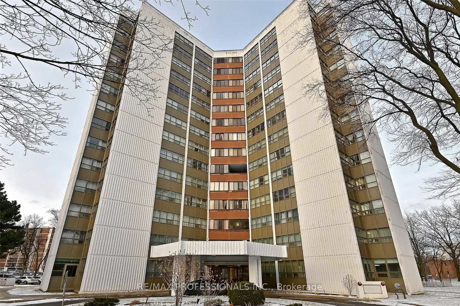 2323 Confederation Parkway 802