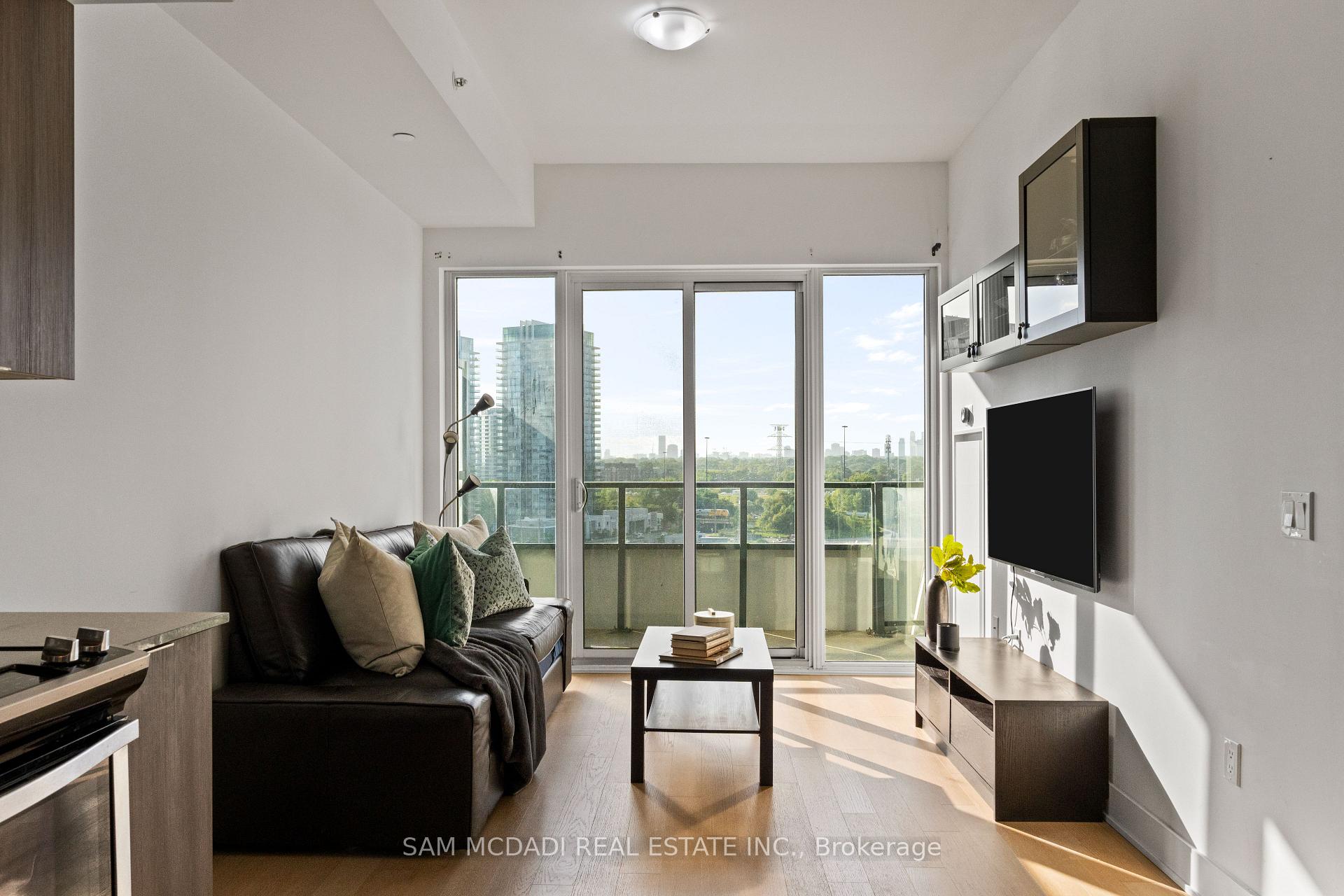 30 Shore Breeze Drive 1012