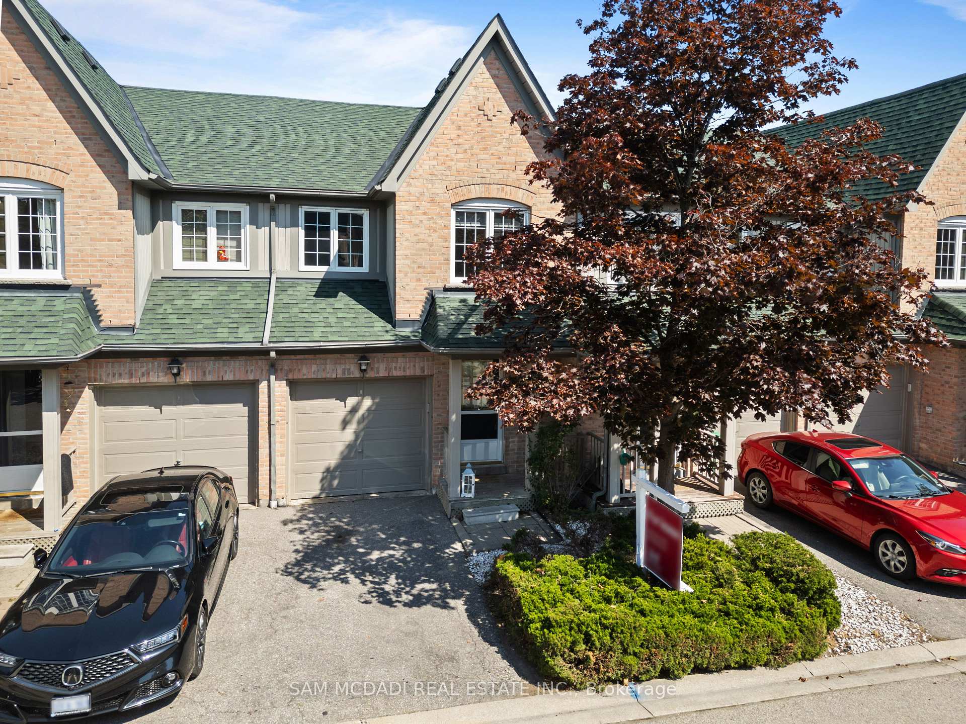2945 Thomas Street 102