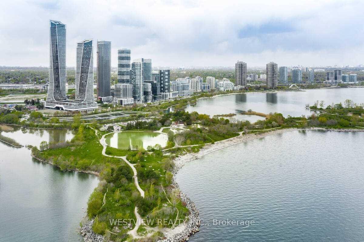 20 Shore Breeze Drive 2311