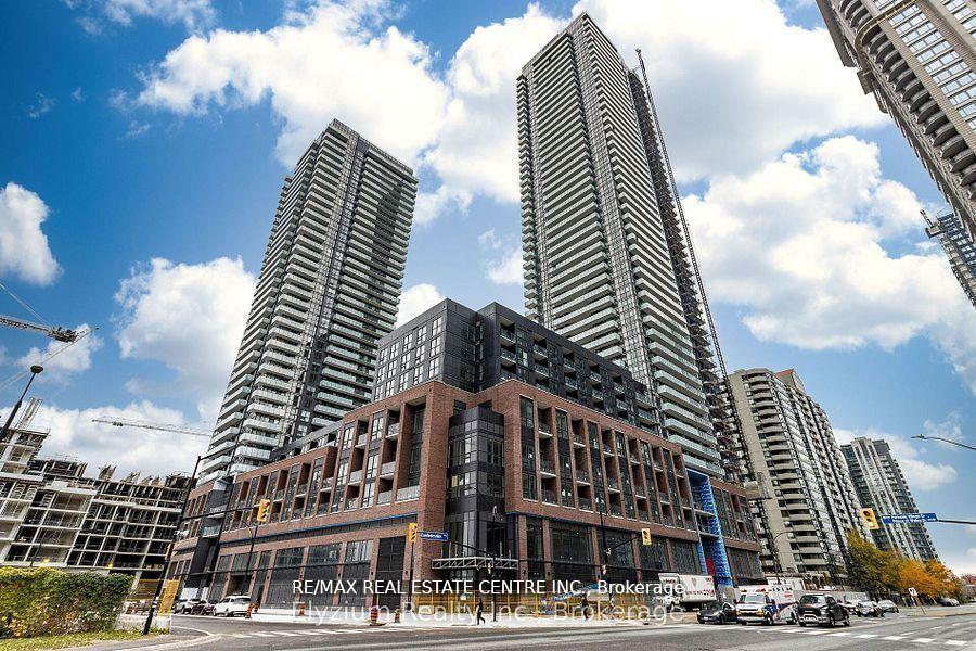 430 Square One Drive 3303