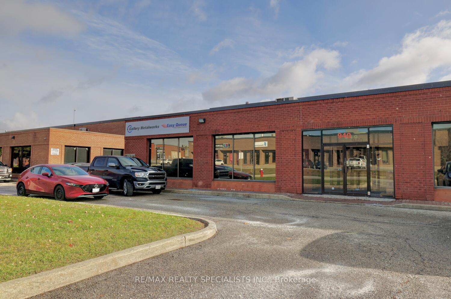 940 Westport Crescent A