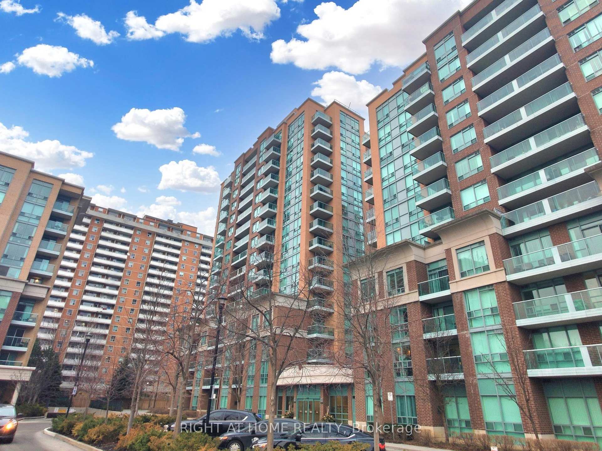 15 Michael Power Place S 209