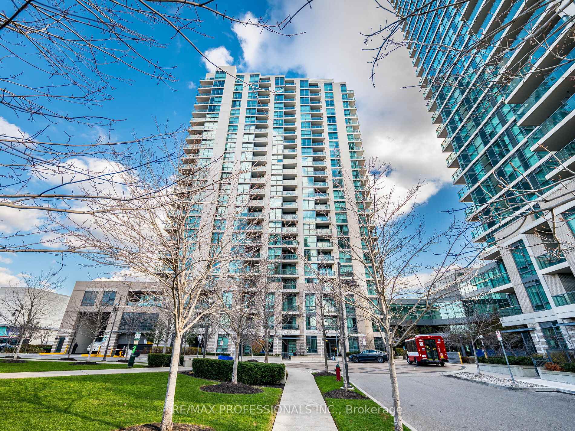 205 Sherway Gardens Road W 105