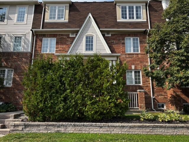 613 Dundas Street W 5