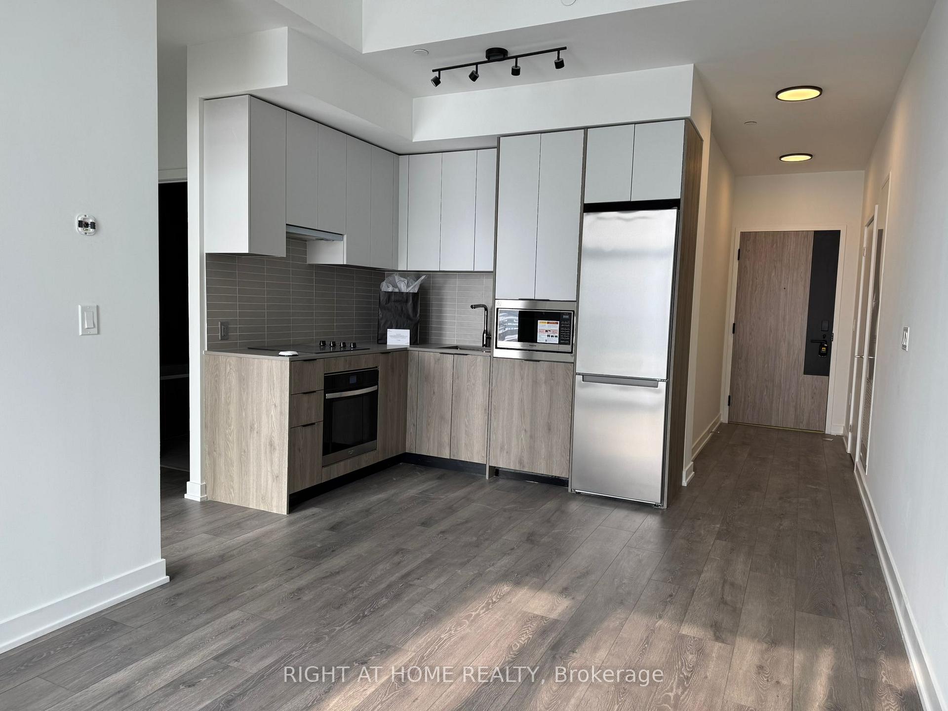 1007 The Queensway N/A 1014