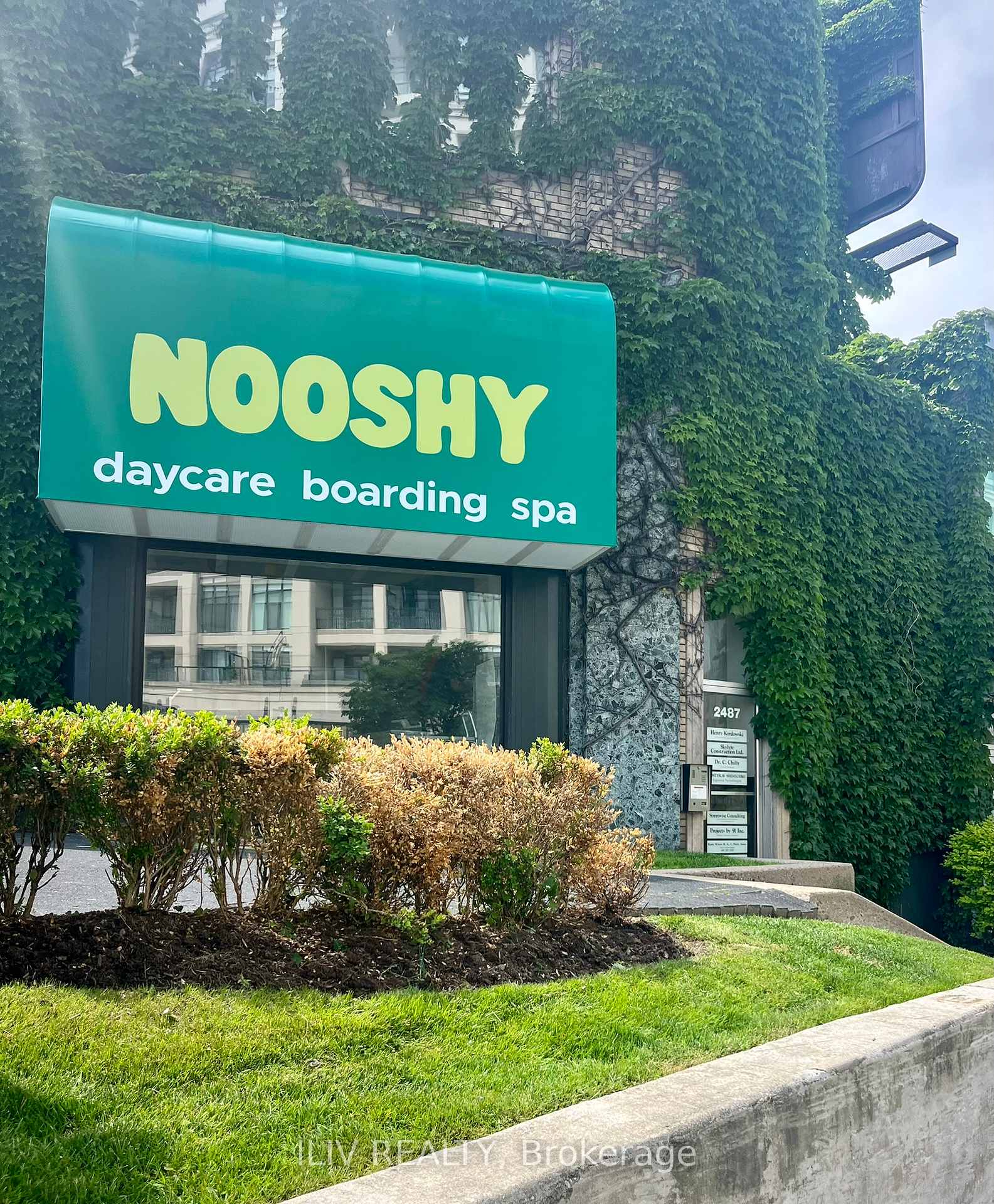 2487 Bloor Street W Suite 5