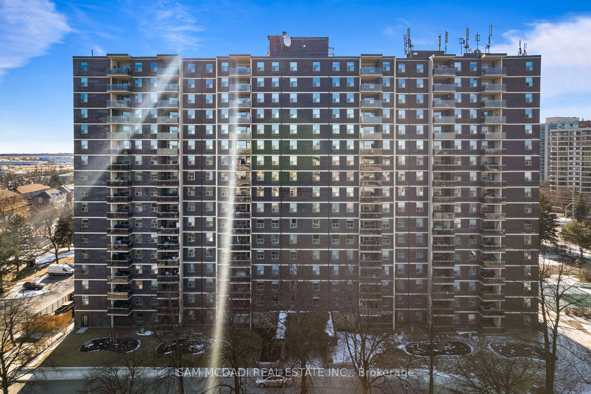 966 Inverhouse Drive 409