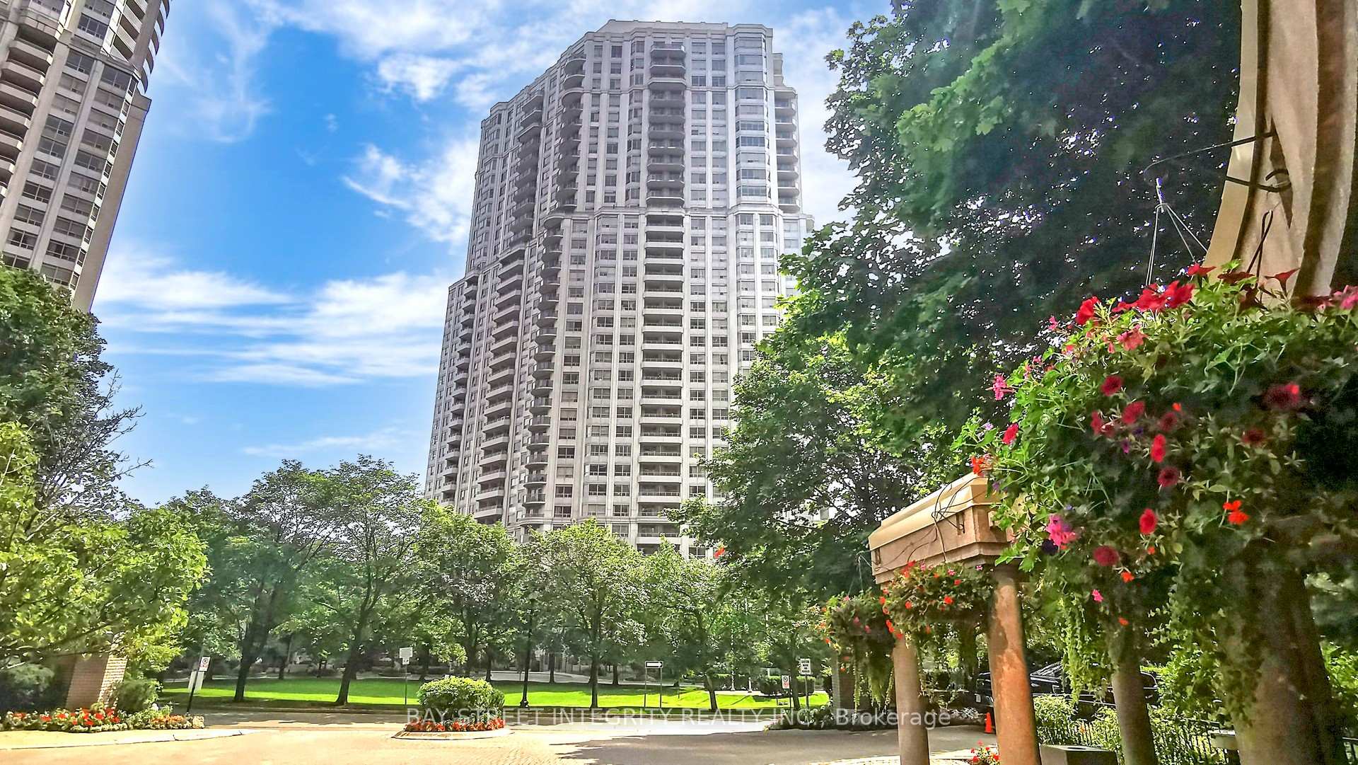 25 Kingsbridge Garden Circle 820