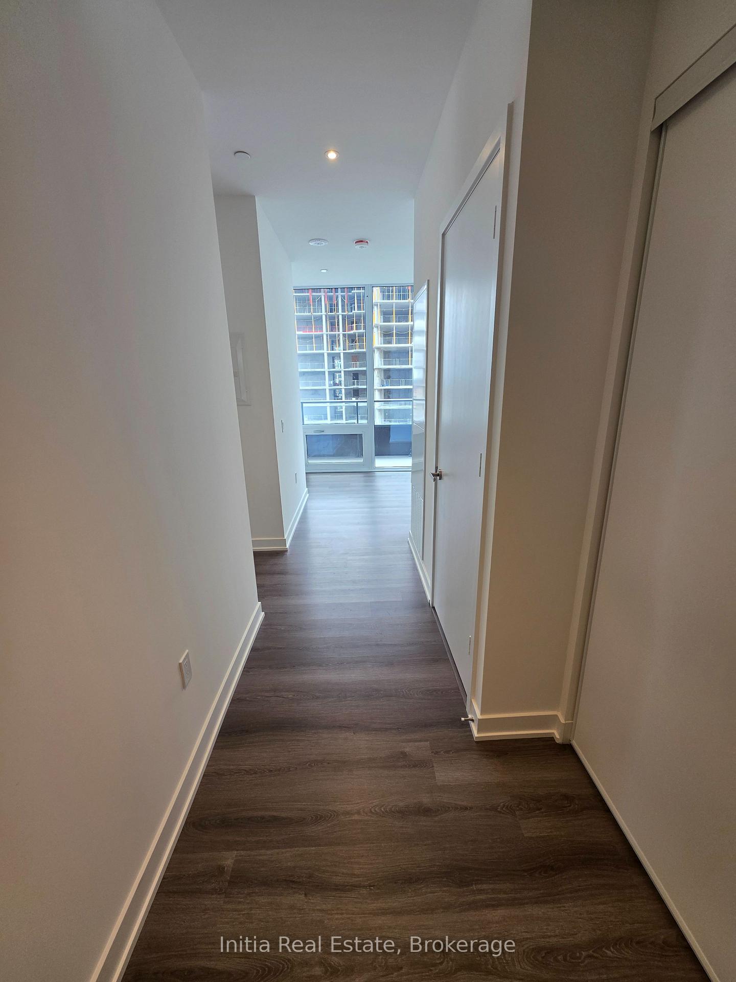 448 Burnhamthorpe Road W 2112