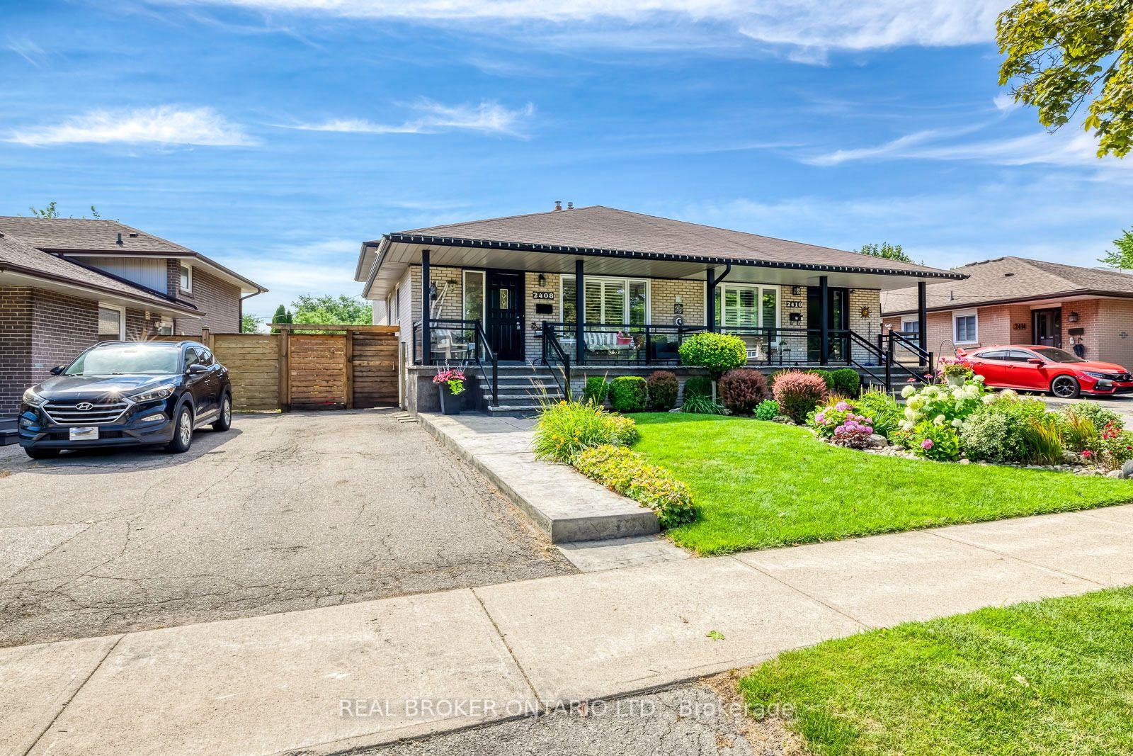2408 Padstow Crescent