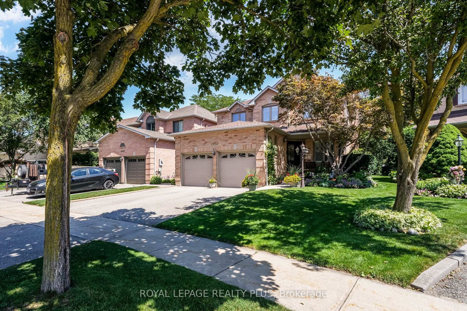 1459 Ravensmoor Crescent