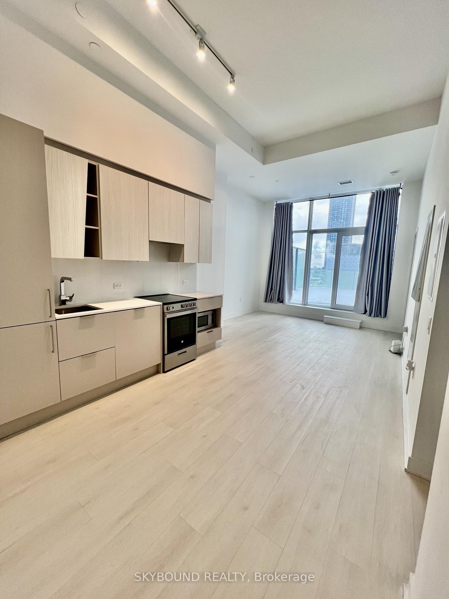 3900 Confederation Parkway 529