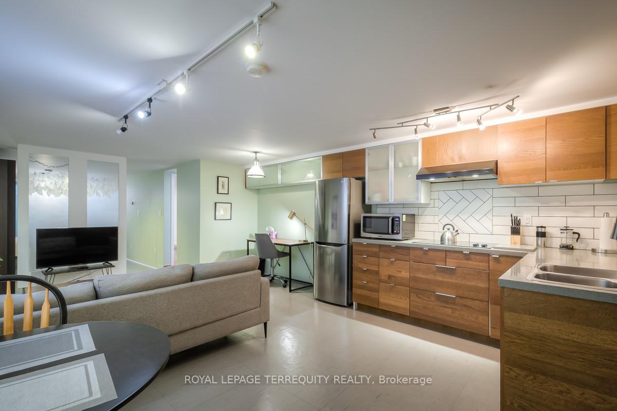 26A Scarlett Road BSMT, Toronto Unit: BSMT