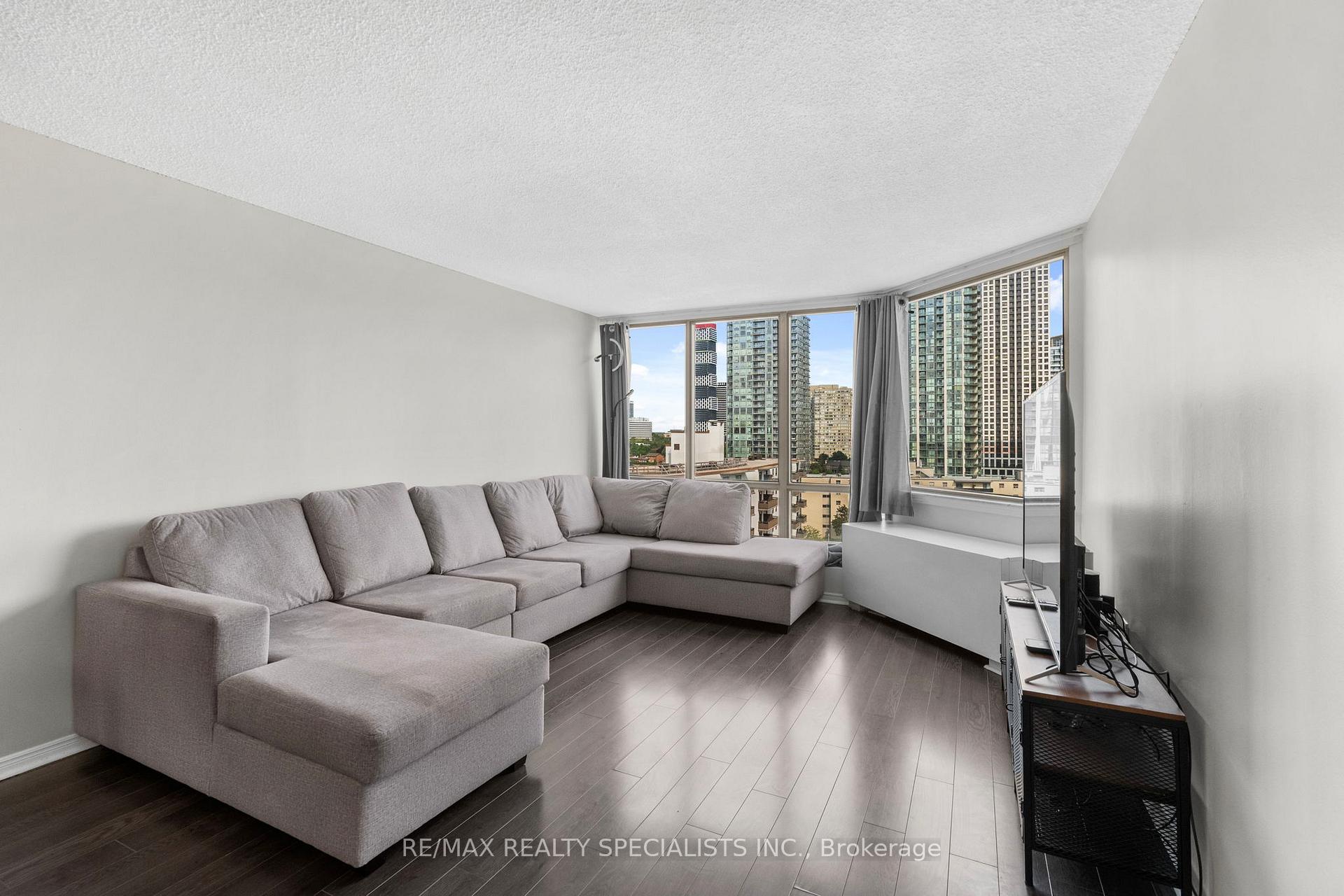 25 Fairview Road W 1409