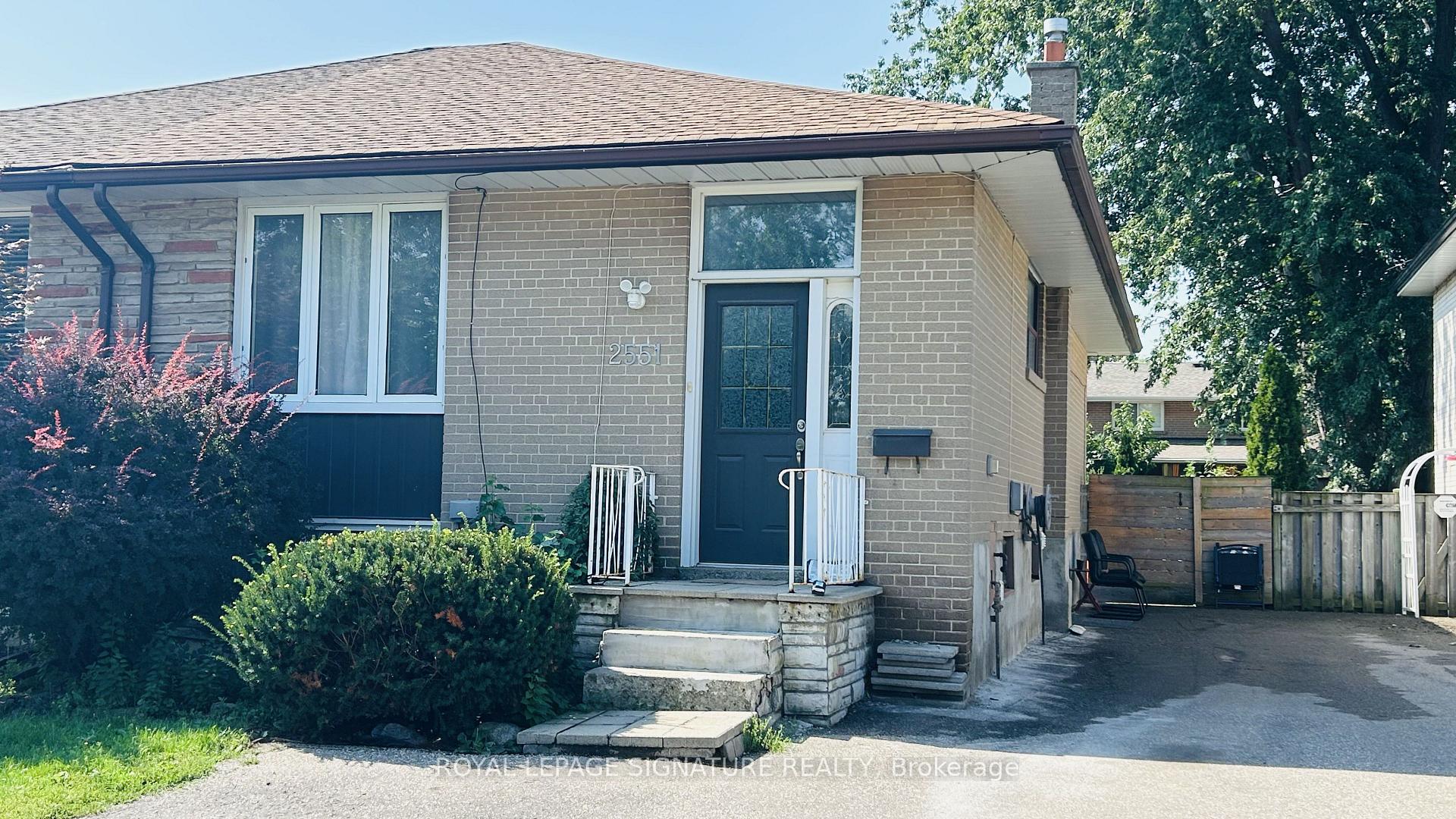 2551 Padstow Crescent UPPER