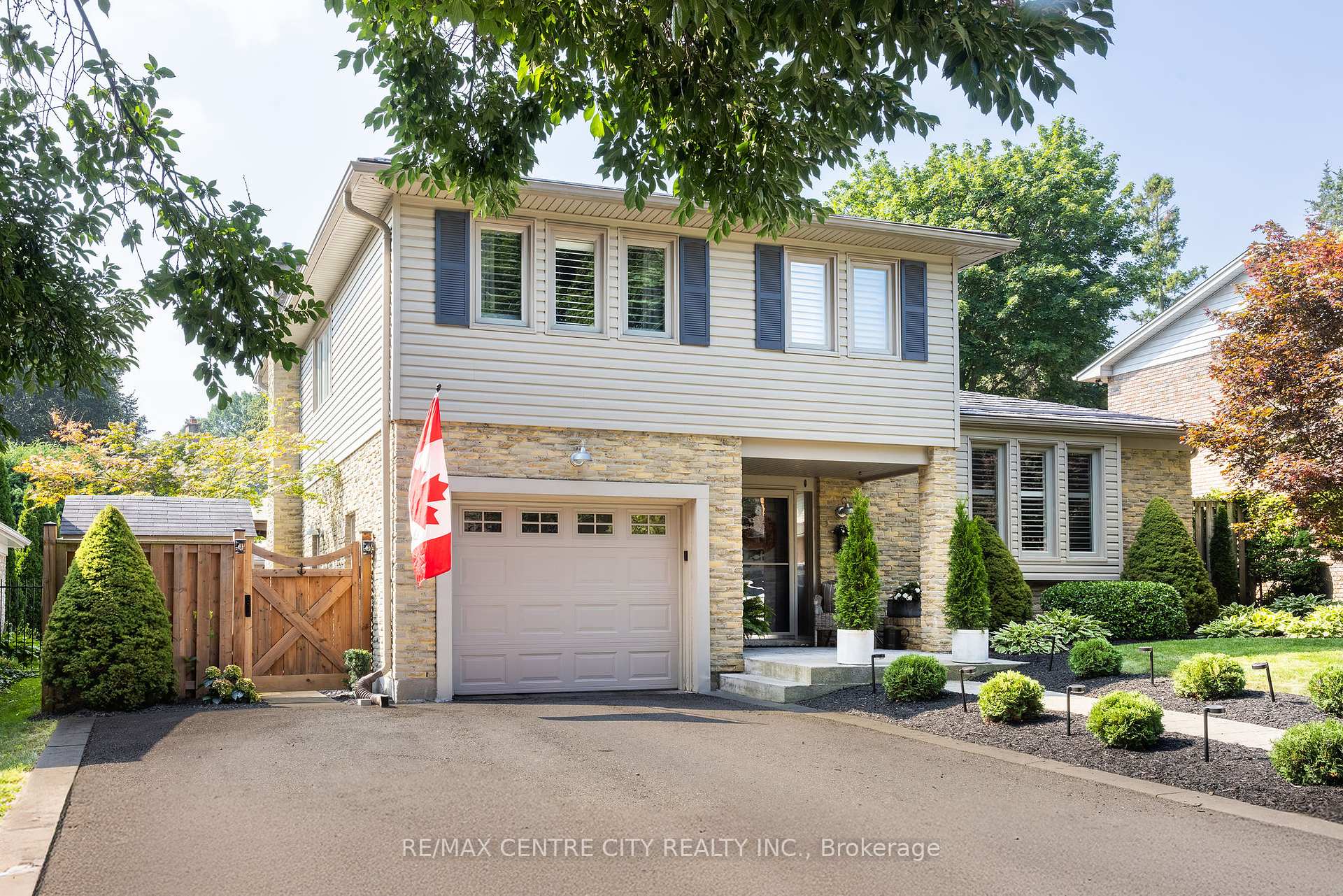 144 Springfield Crescent
