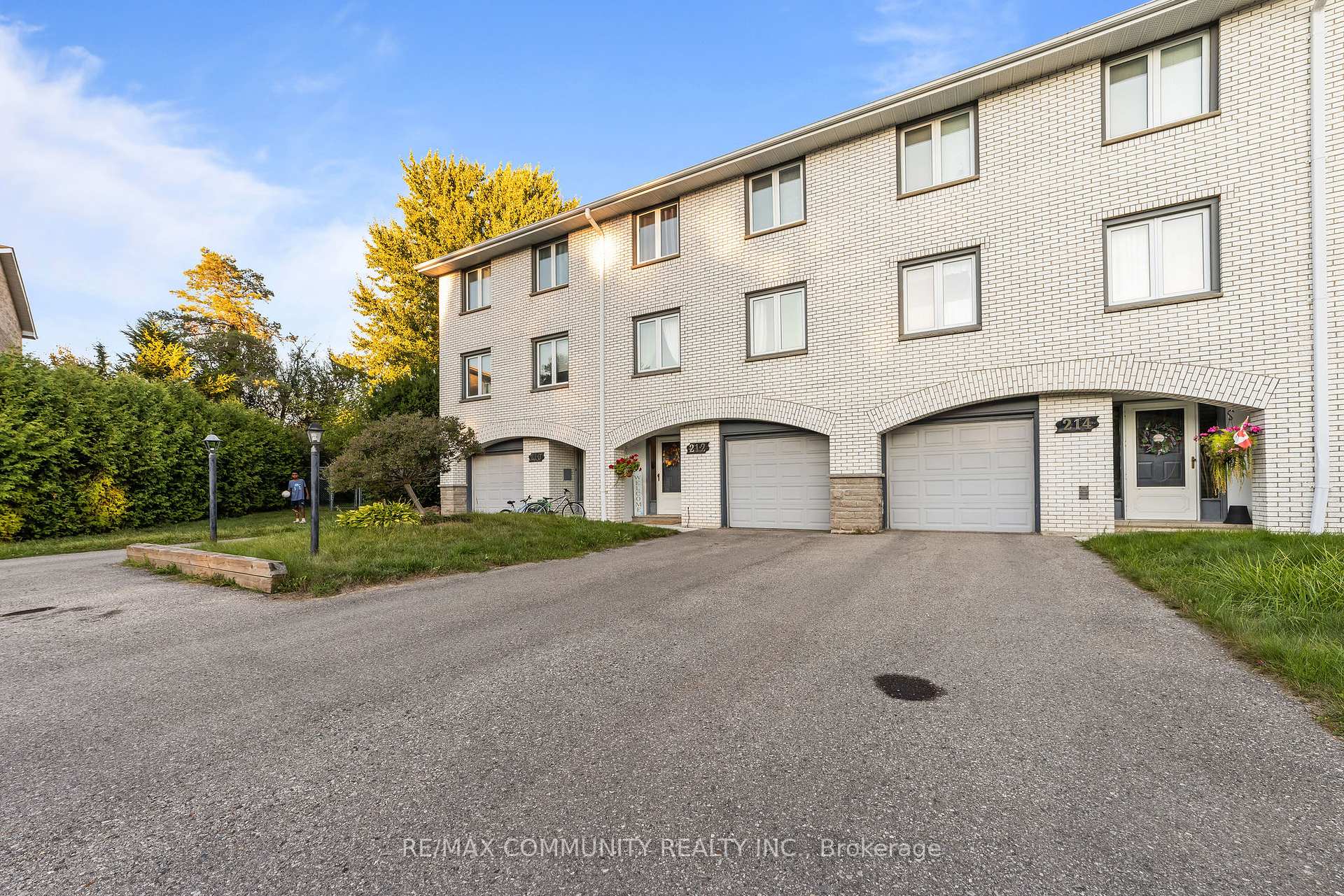 210-216 Homestead Crescent