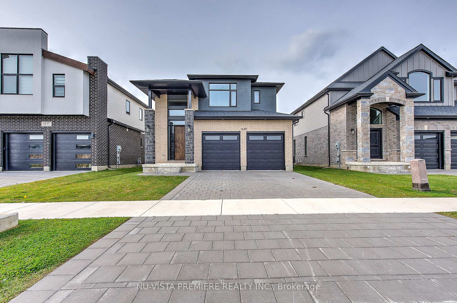 1689 Brayford Avenue