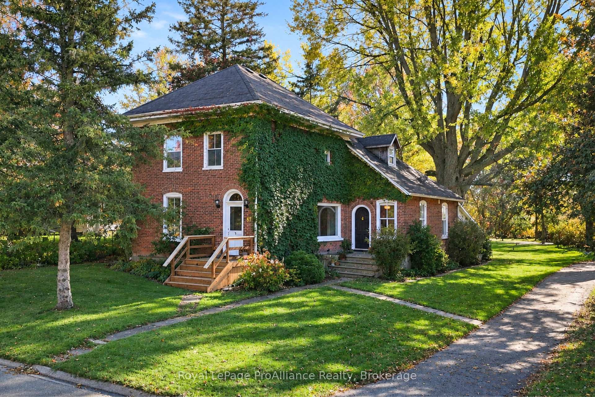 87 Bloomfield Main Street